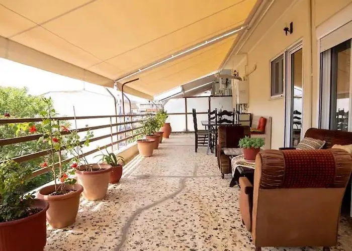 Lägenhet Loft House Tríkala